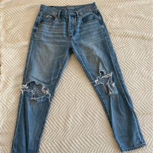 American eagle distressed Girlfriend jean - Size 2S